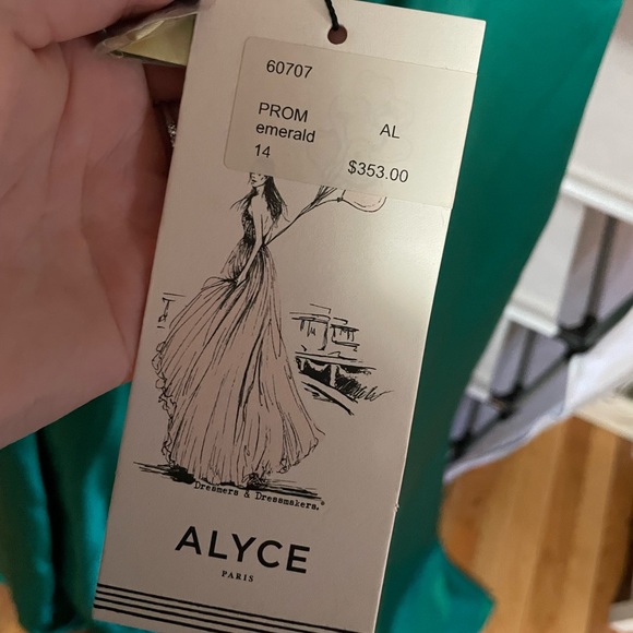 PROM DRESS - Picture 6 of 6